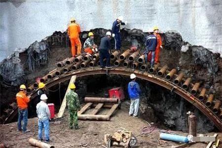 陇南隧道钢花管支护案例